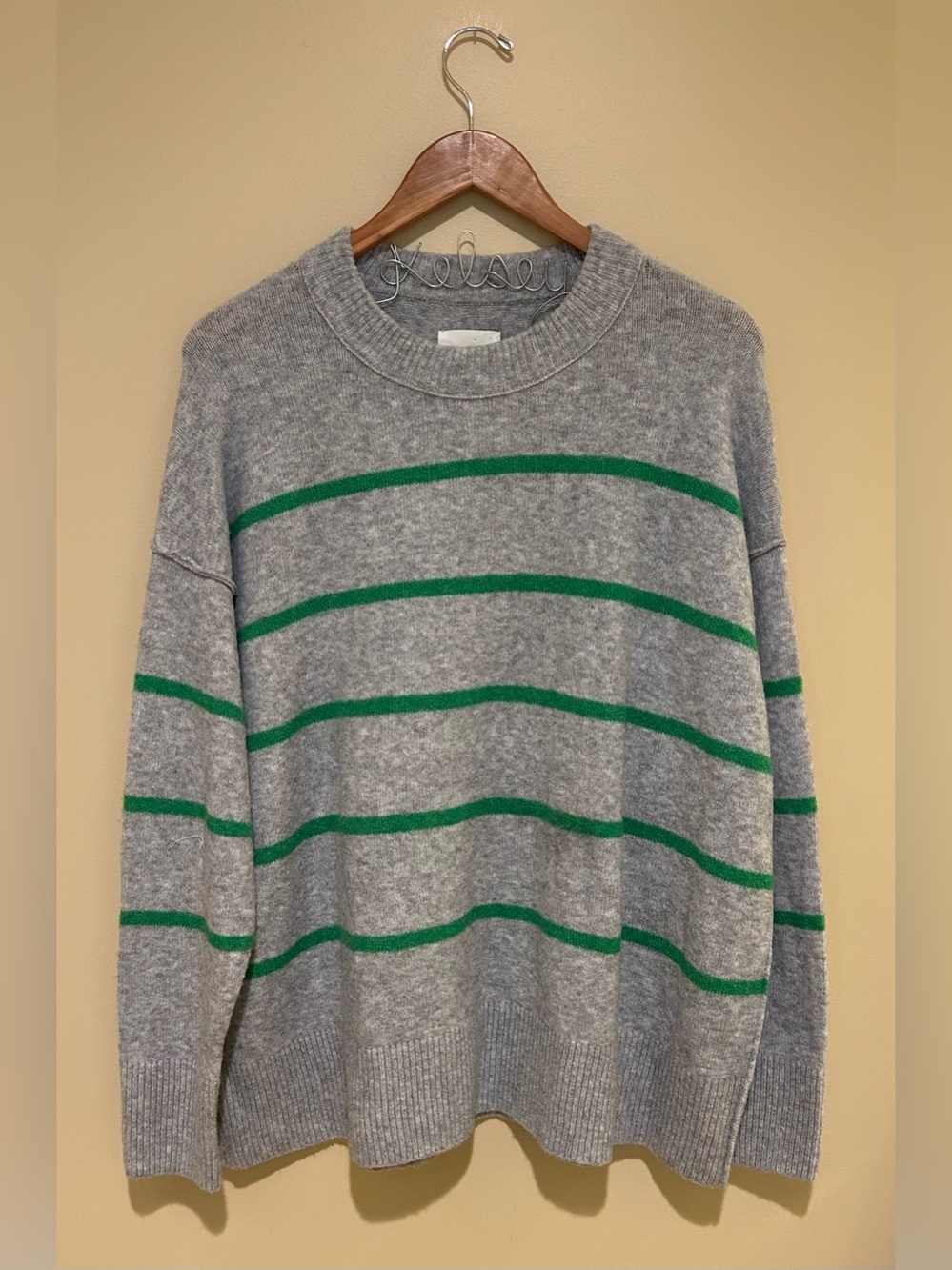 aerie NWT Men’s Gray Crewneck Sweater with Green Stripes Size Medium - Picture 1 of 8